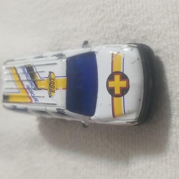 Matchbox Emergency Rescue Jeep - Picture 2 of 5